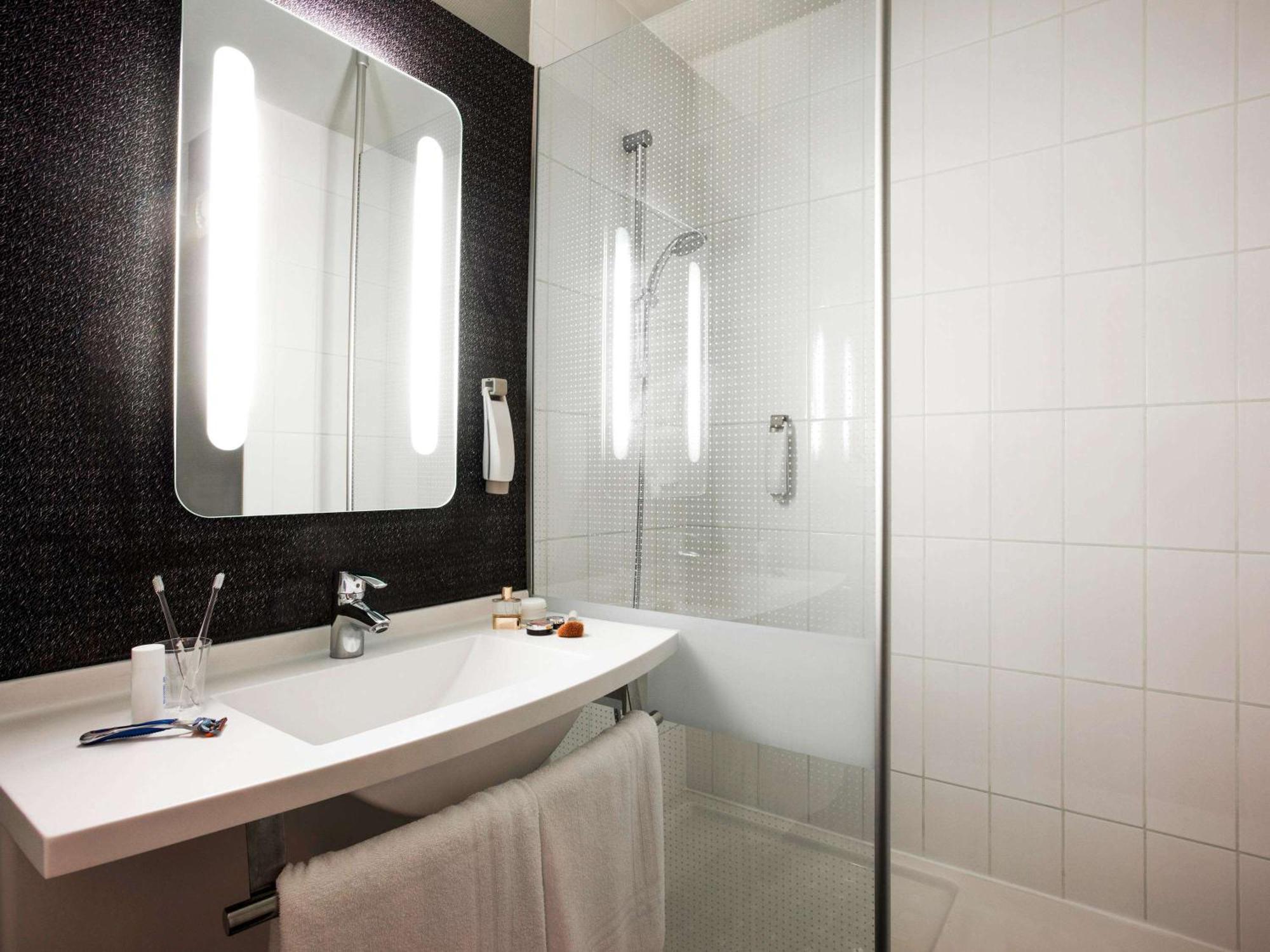Ibis Pau Lescar Hotel Exterior photo